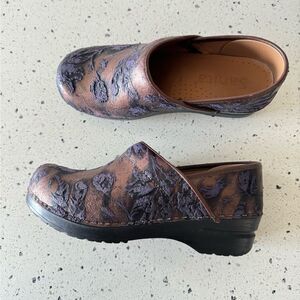 Sanita Professional Clogs Purple Bronze Leather Textured Comfort Shoes Size 39